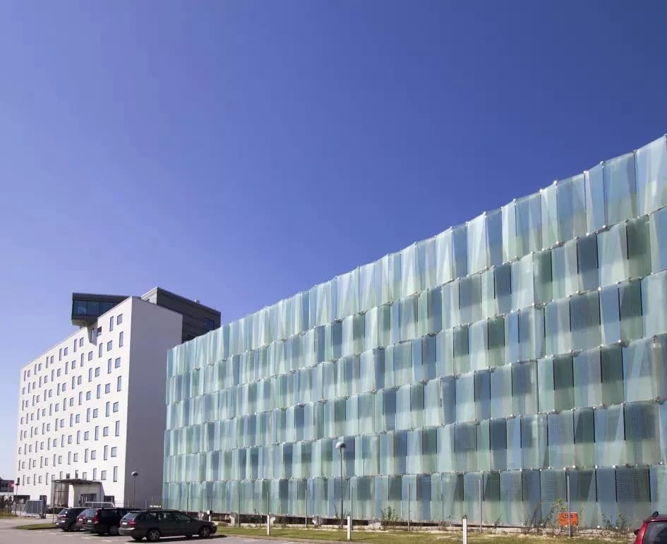 Oblique full facade